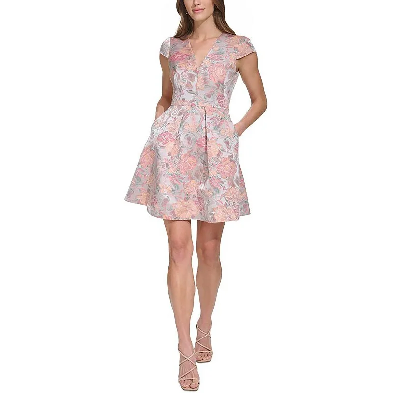 Capri Dresses for Playful -Vince Camuto Womens Floral Print Above Knee Fit & Flare Dress