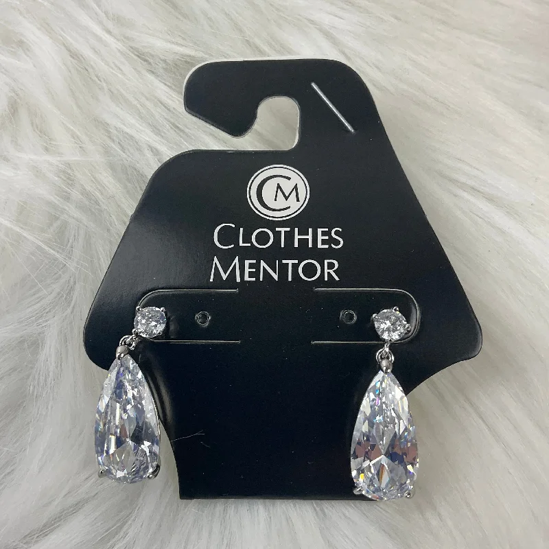 Drop Earrings with Leaf Motifs -Earrings Dangle/drop By Clothes Mentor