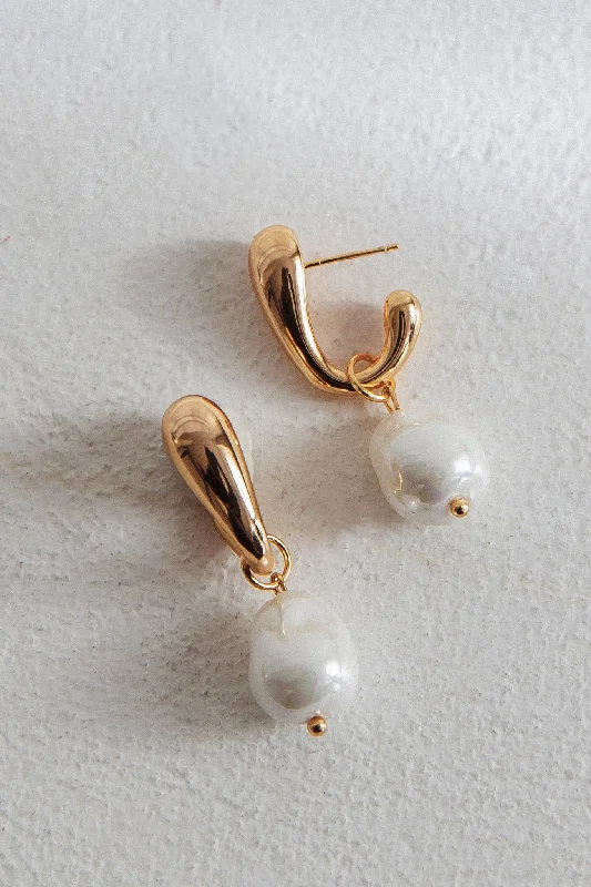 Drop Earrings for Everyday Glamour -Celene Drop Pearl Earrings Gold