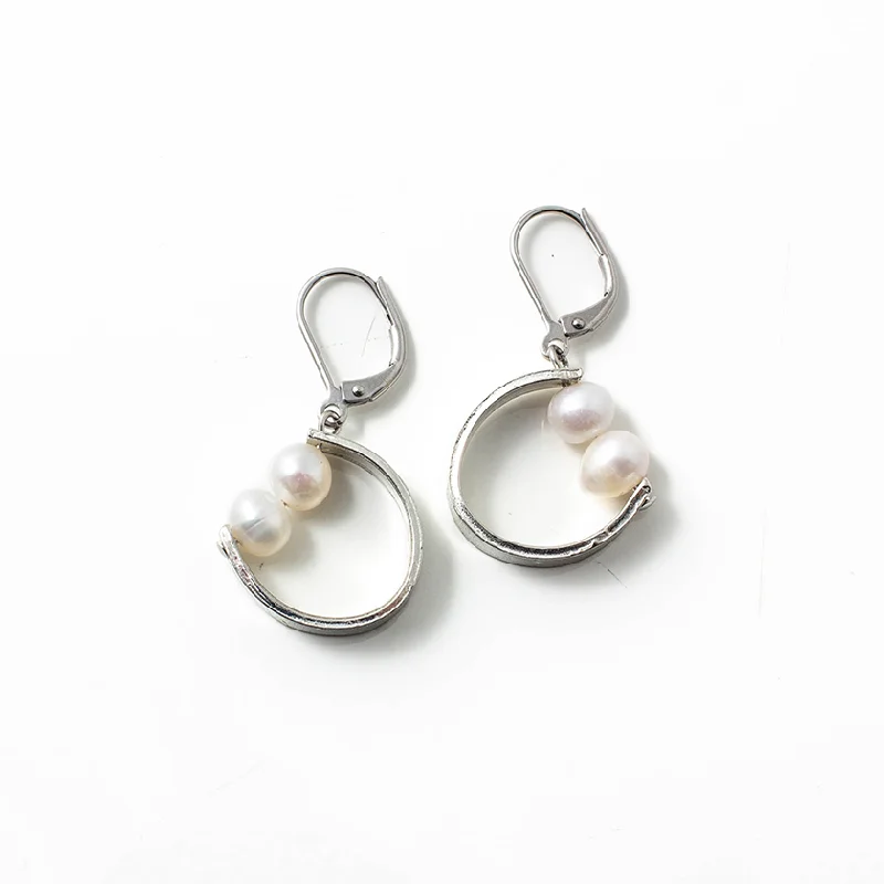 Best hoop earrings with minimalist designs for a clean and modern aesthetic-Barry Earrings