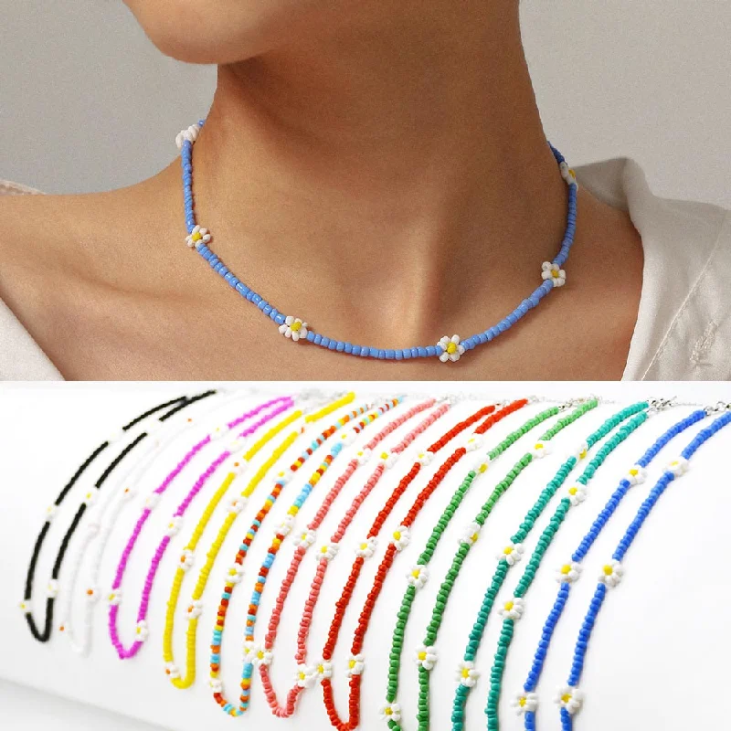 Necklaces and pendants with angel wing motifs for a spiritual, meaningful design-Colorful Small Beads Chain Collar Necklace for Women Daisy Flower Charm Choker Necklace Women's Summer Short Neck Chains Jewelry