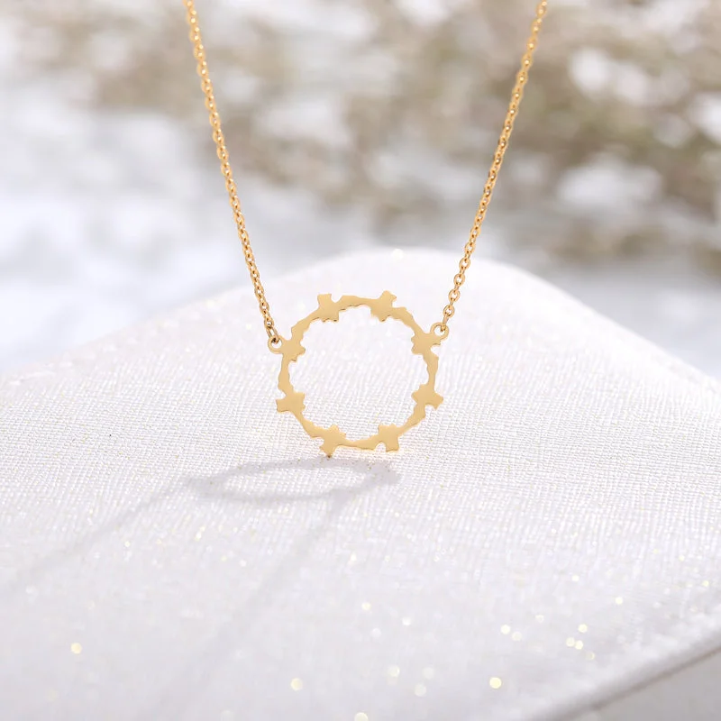 Best necklaces and pendants with rose gold for a warm and romantic appeal-Simple Wreath Necklace Stainless Steel Round