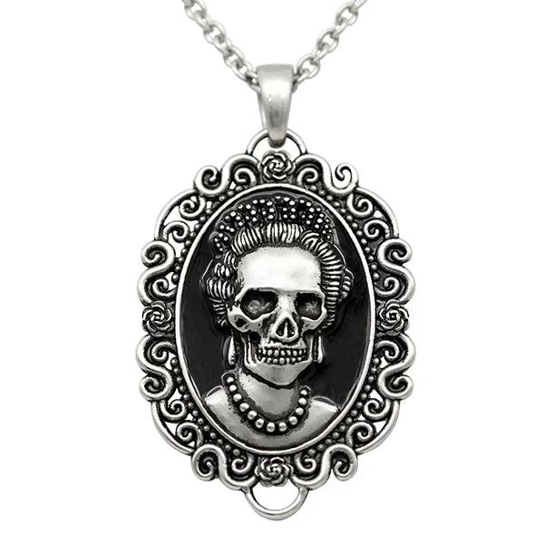 Best necklaces and pendants with opal gemstones for an iridescent glow-Skull Queen Cameo Necklace